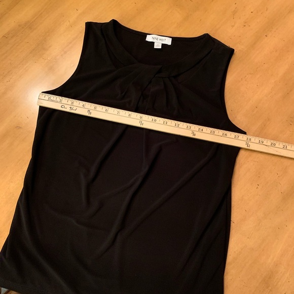 Nine West cut out sleeveless top - Picture 5 of 5
